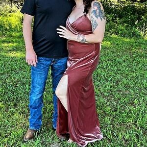 Revelry Velvet Dress in Dusty Rose